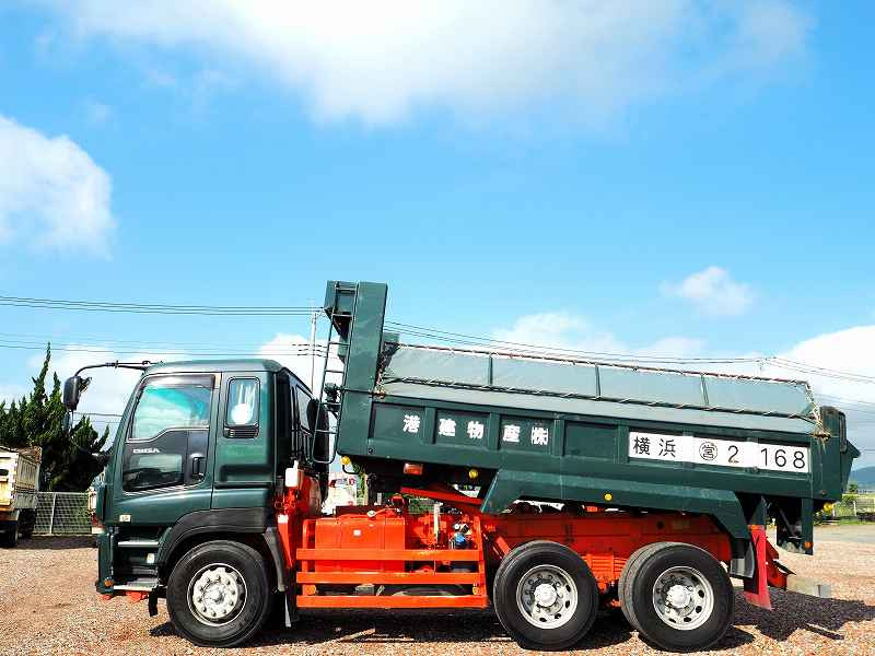 いすゞ ギガ QKG-CXZ77AT(6x4)の写真2