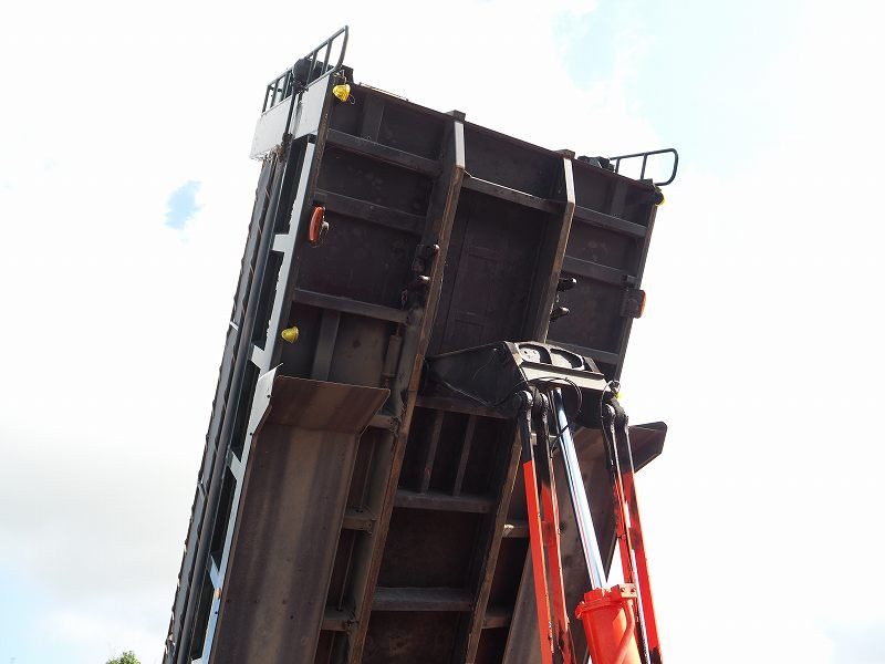 いすゞ ギガ QKG-CXZ77AT(6x4)の写真20