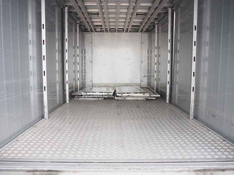 三菱 キャンター TPG-FEB90(2WD)の写真15