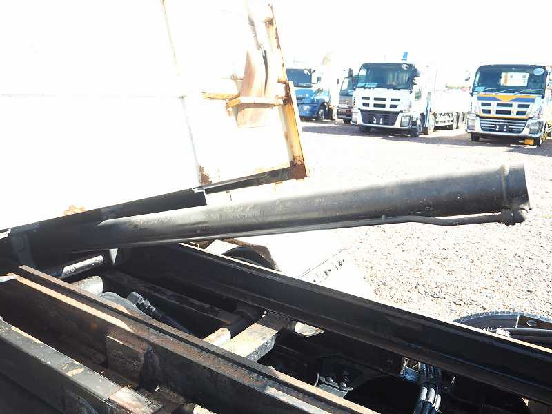 いすゞ エルフ TKG-NPR85YN(2WD)の写真9