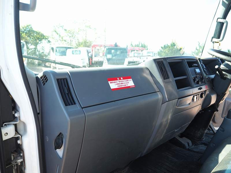 いすゞ エルフ TKG-NPR85YN(2WD)の写真39