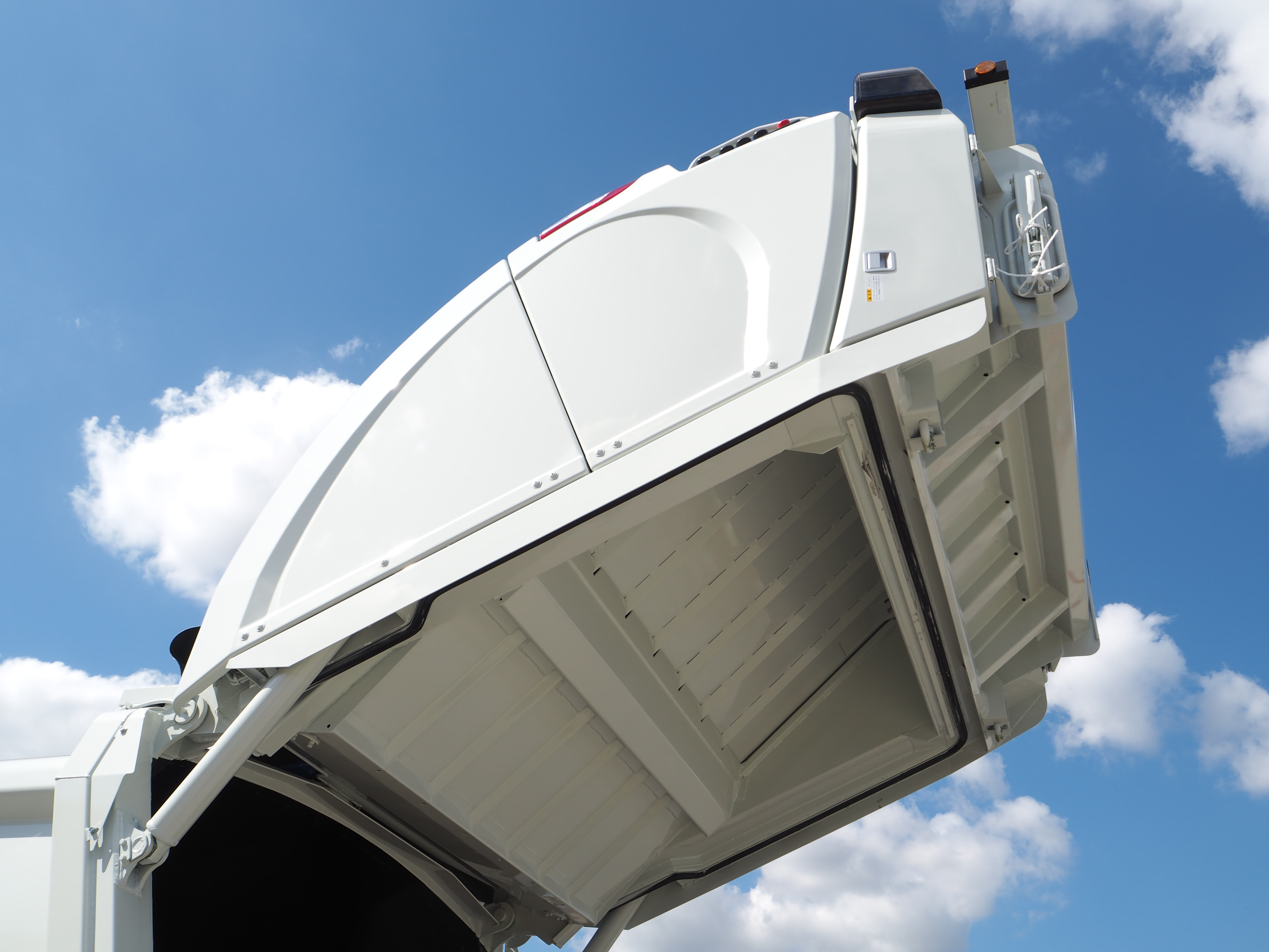 三菱 ファイター 2KG-FK72F(2WD)の写真12