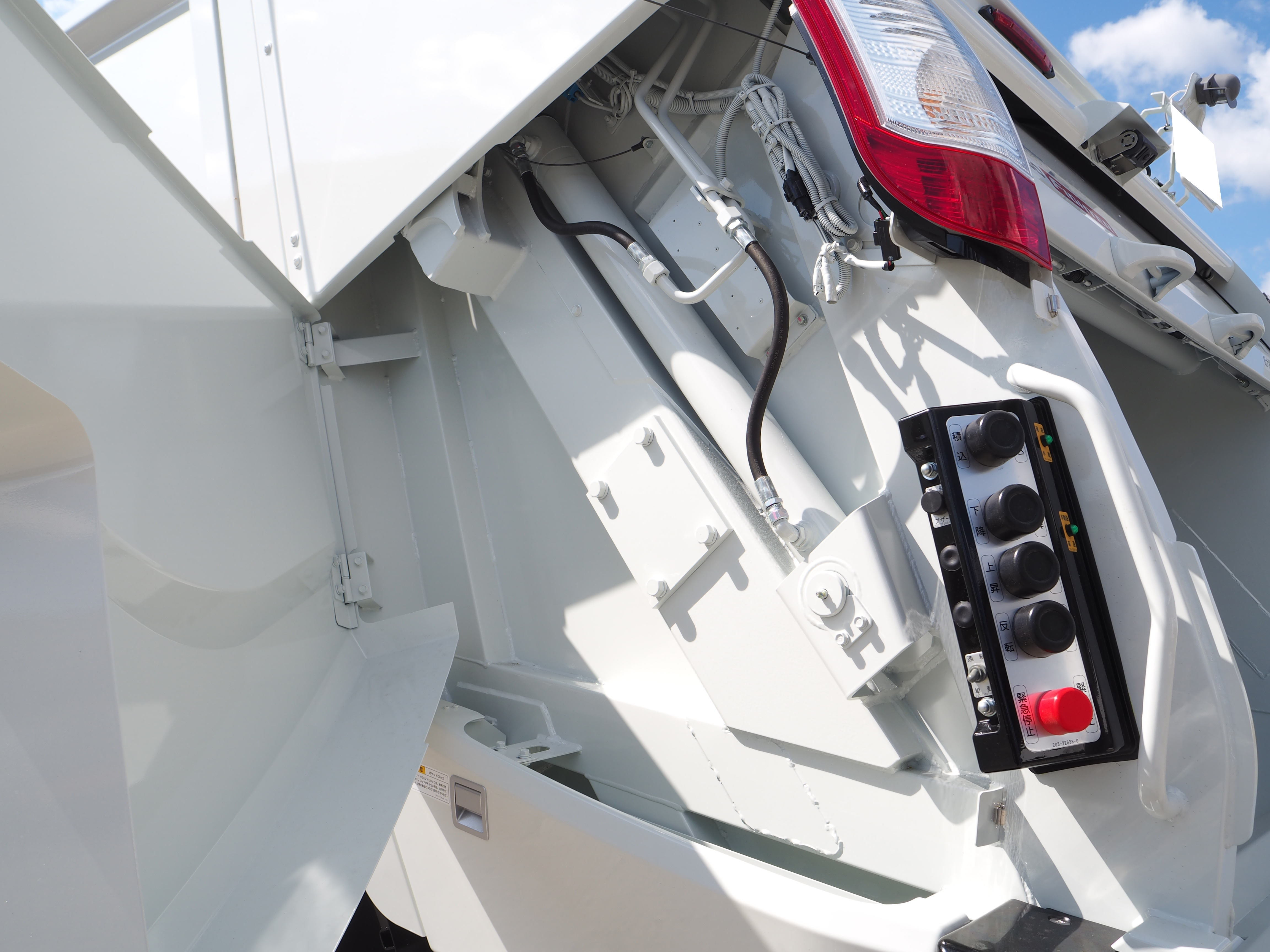 三菱 ファイター 2KG-FK72F(2WD)の写真30