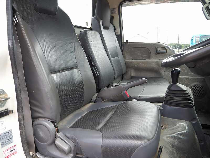 いすゞ エルフ TKG-NKR85AN(2WD)の写真44