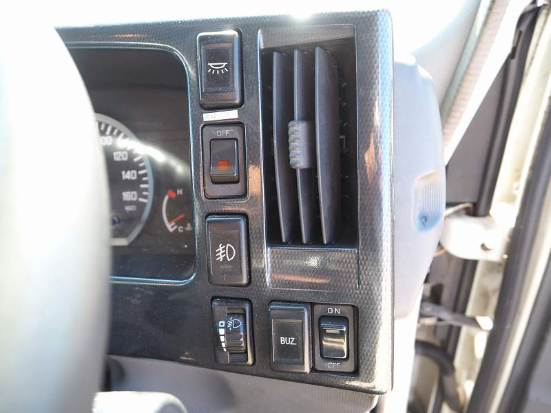 いすゞ エルフ PKG-NPR75N(2WD)の写真48