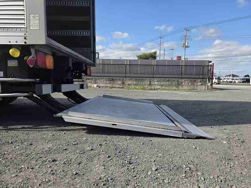 いすゞ エルフ SKG-NPR85AN(2WD)の写真12