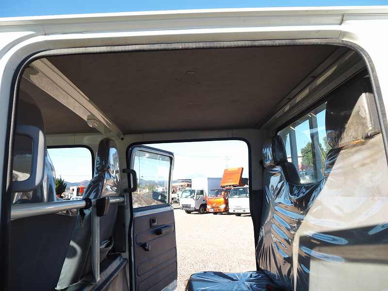 いすゞ エルフ TRG-NJS85A(4WD)の写真26