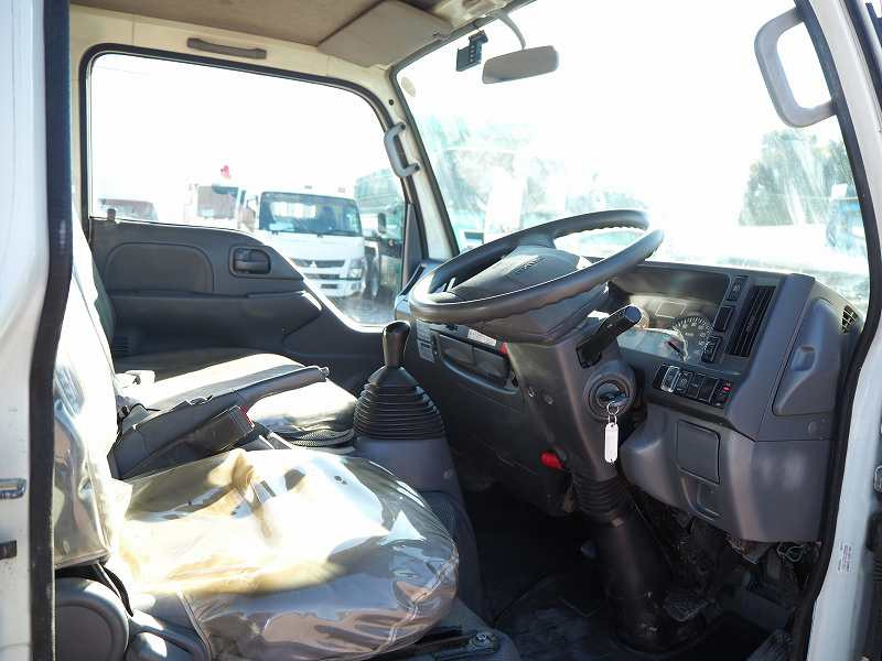 いすゞ エルフ TRG-NJS85A(4WD)の写真35