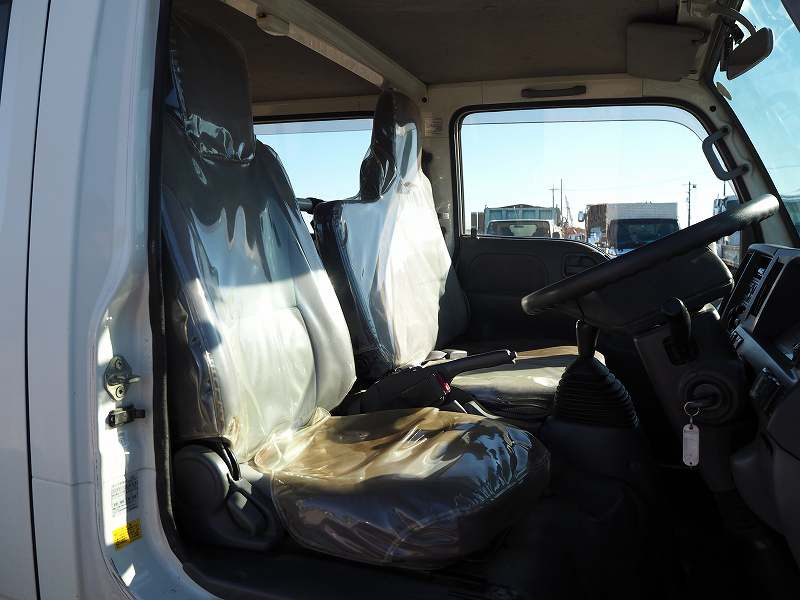 いすゞ エルフ TRG-NJS85A(4WD)の写真36