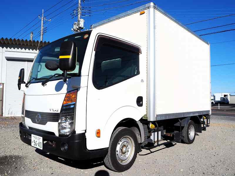 日産 アトラス TKG-SZ2F24(2WD)の写真1
