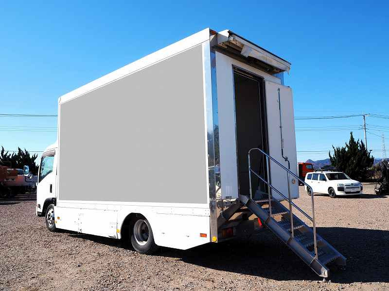 いすゞ エルフ SKG-NPR85YN(2WD)の写真1