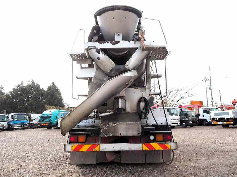 いすゞ ギガ QKG-CXZ77AT(6x4)の写真4