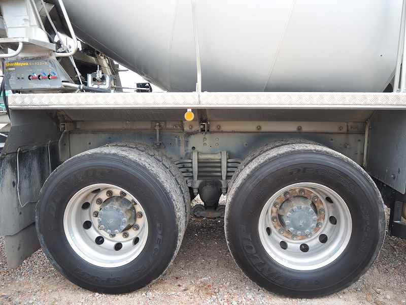 いすゞ ギガ QKG-CXZ77AT(6x4)の写真15