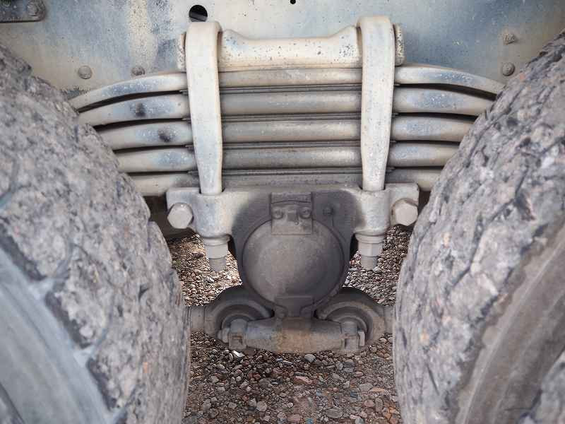 いすゞ ギガ QKG-CXZ77AT(6x4)の写真16