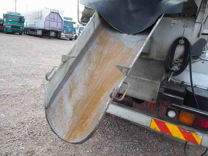 いすゞ ギガ QKG-CXZ77AT(6x4)の写真24