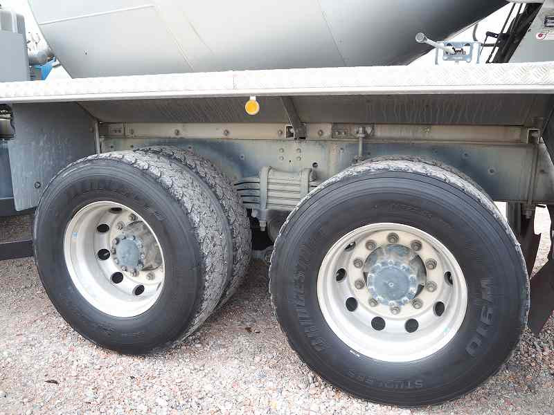 いすゞ ギガ QKG-CXZ77AT(6x4)の写真30