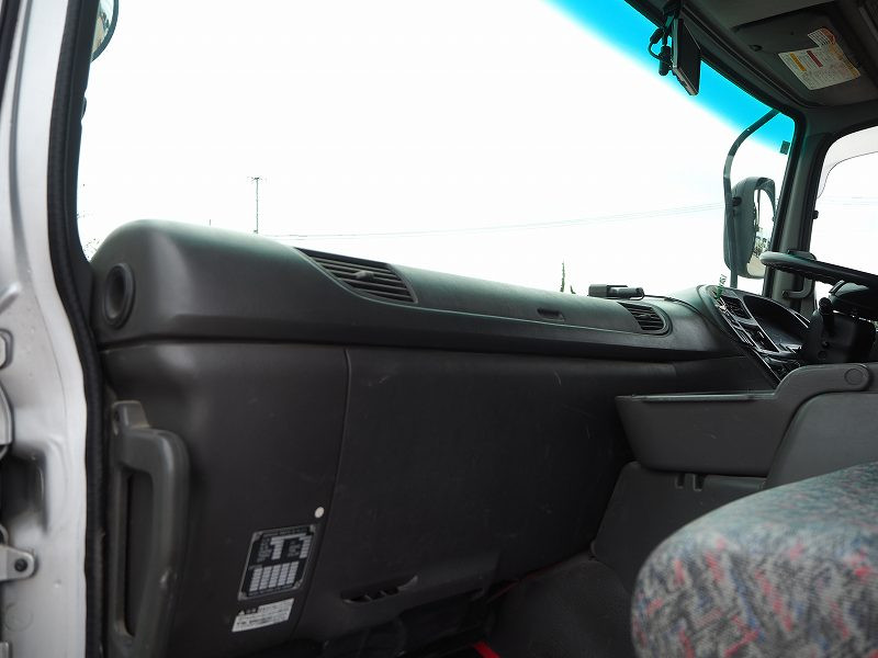 いすゞ ギガ QKG-CXZ77AT(6x4)の写真44