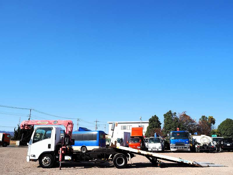 いすゞ エルフ BDG-NPR85AN(2WD)の写真2