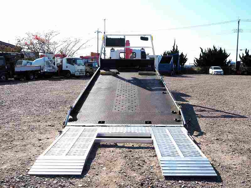 いすゞ エルフ BDG-NPR85AN(2WD)の写真4