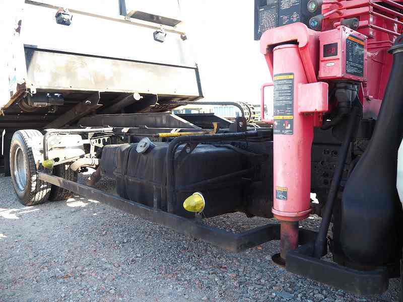 いすゞ エルフ BDG-NPR85AN(2WD)の写真17