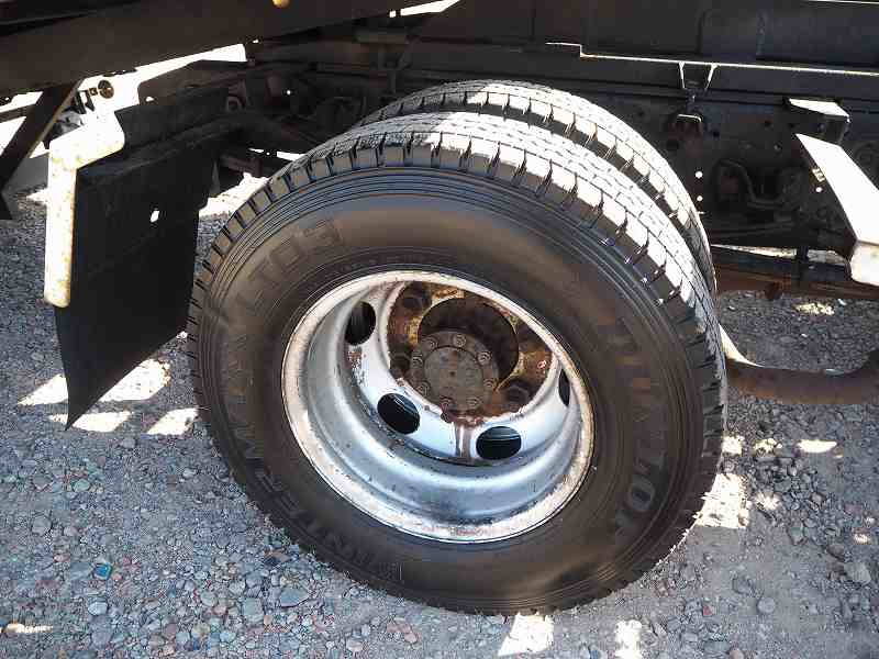 いすゞ エルフ BDG-NPR85AN(2WD)の写真22