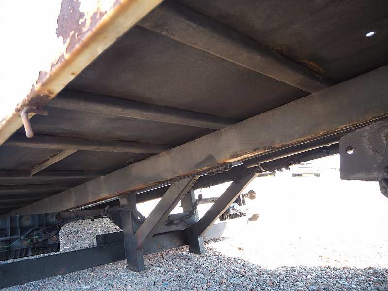 いすゞ エルフ BDG-NPR85AN(2WD)の写真23