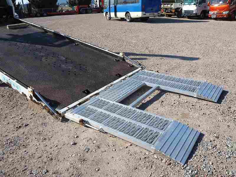 いすゞ エルフ BDG-NPR85AN(2WD)の写真28