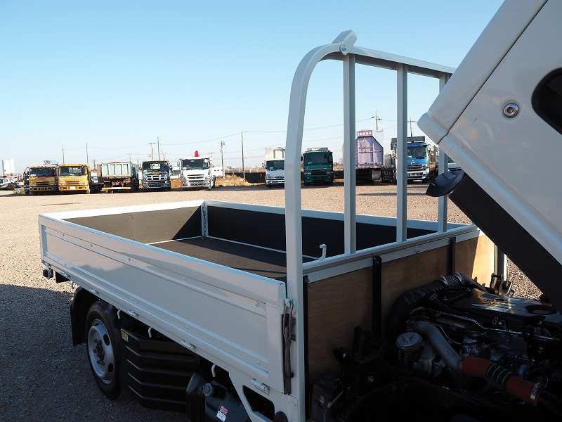 いすゞ エルフ TRG-NHS85A(4WD)の写真10