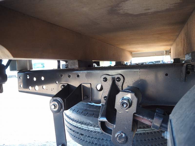 いすゞ エルフ TRG-NHS85A(4WD)の写真20