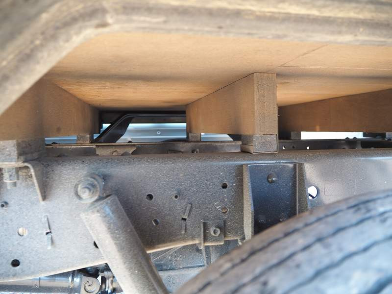 いすゞ エルフ TRG-NHS85A(4WD)の写真24