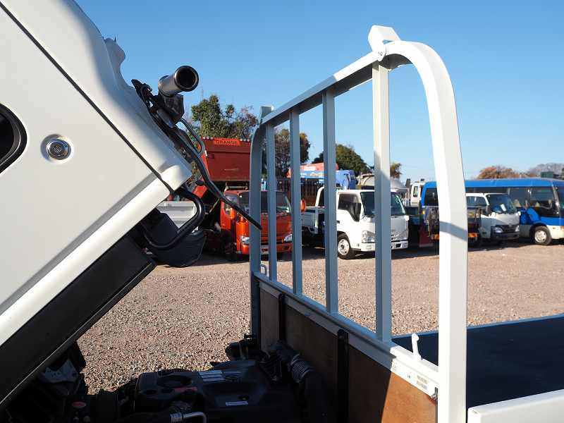 いすゞ エルフ TRG-NHS85A(4WD)の写真31