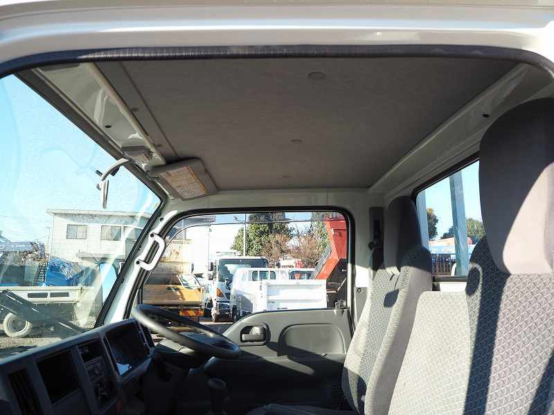 いすゞ エルフ TRG-NHS85A(4WD)の写真37