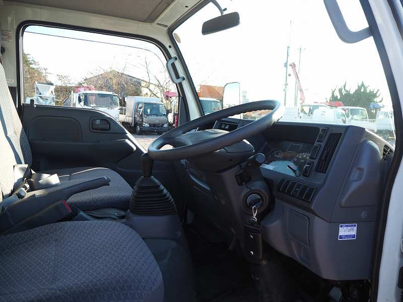 いすゞ エルフ TRG-NHS85A(4WD)の写真41