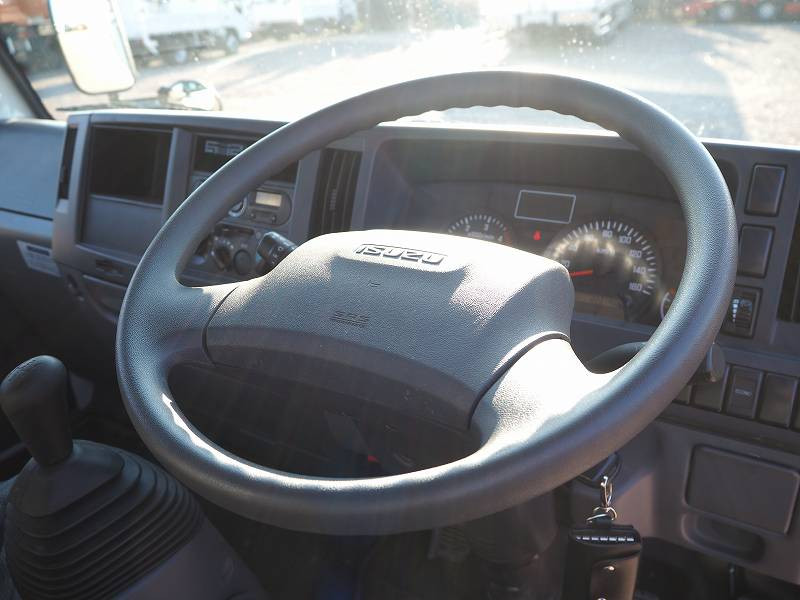 いすゞ エルフ TRG-NHS85A(4WD)の写真43