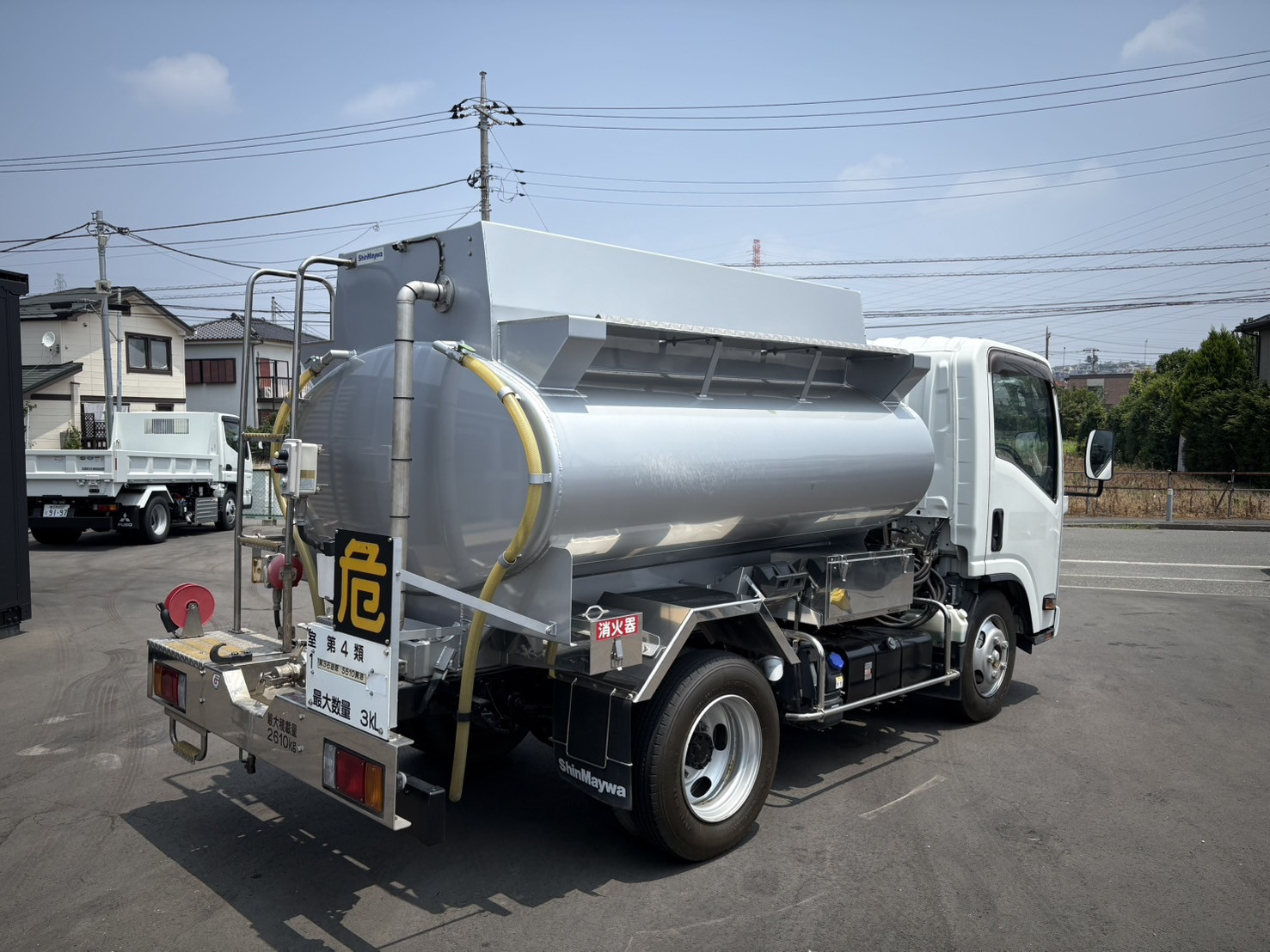 いすゞ エルフ 2RG-NMR88N(2WD)の写真3