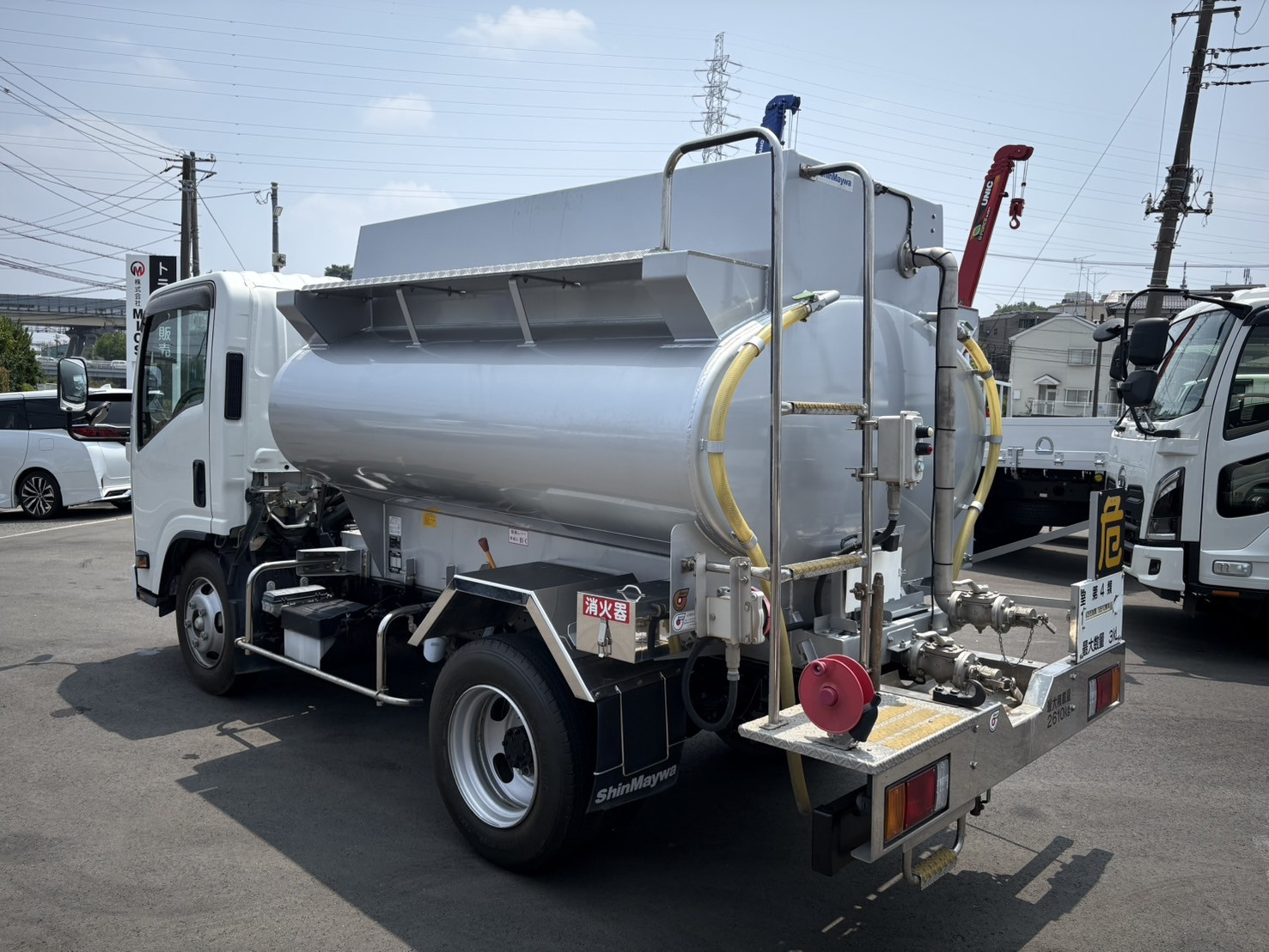 いすゞ エルフ 2RG-NMR88N(2WD)の写真4