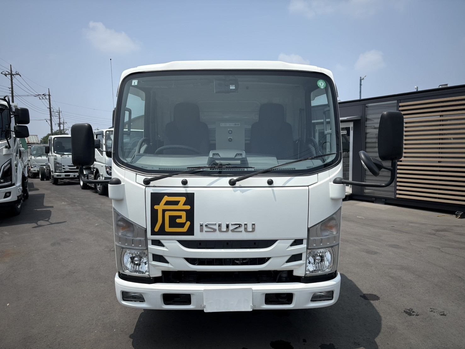 いすゞ エルフ 2RG-NMR88N(2WD)｜中古トラックなら【トラック市】