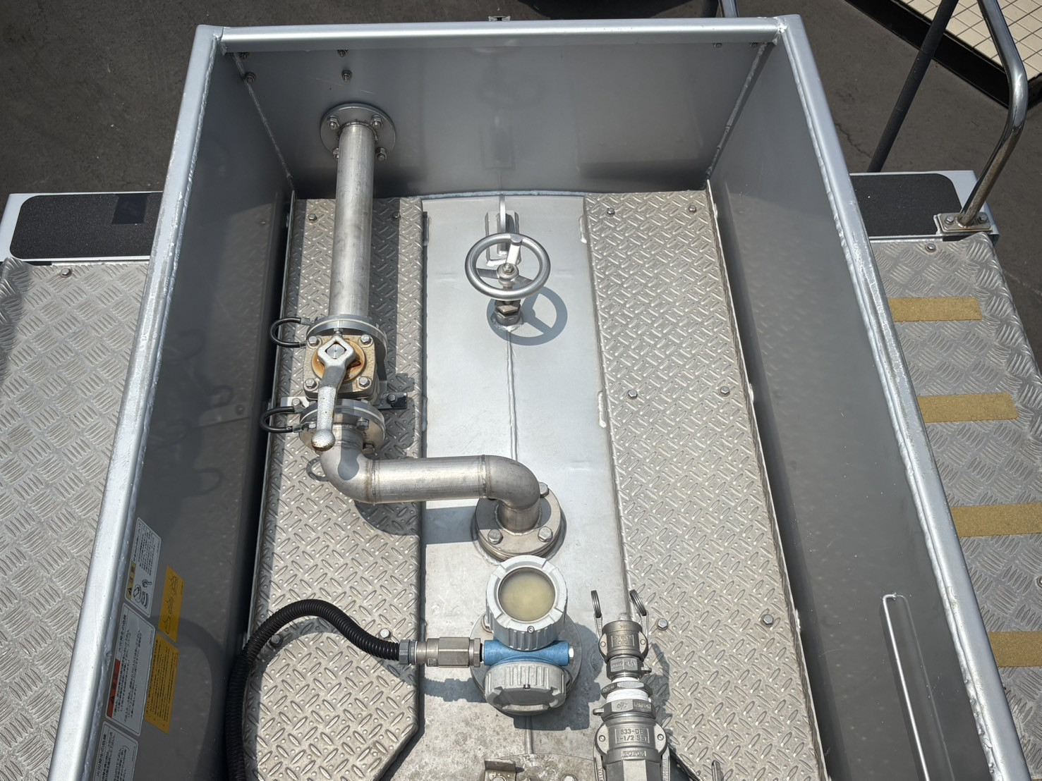 いすゞ エルフ 2RG-NMR88N(2WD)の写真11