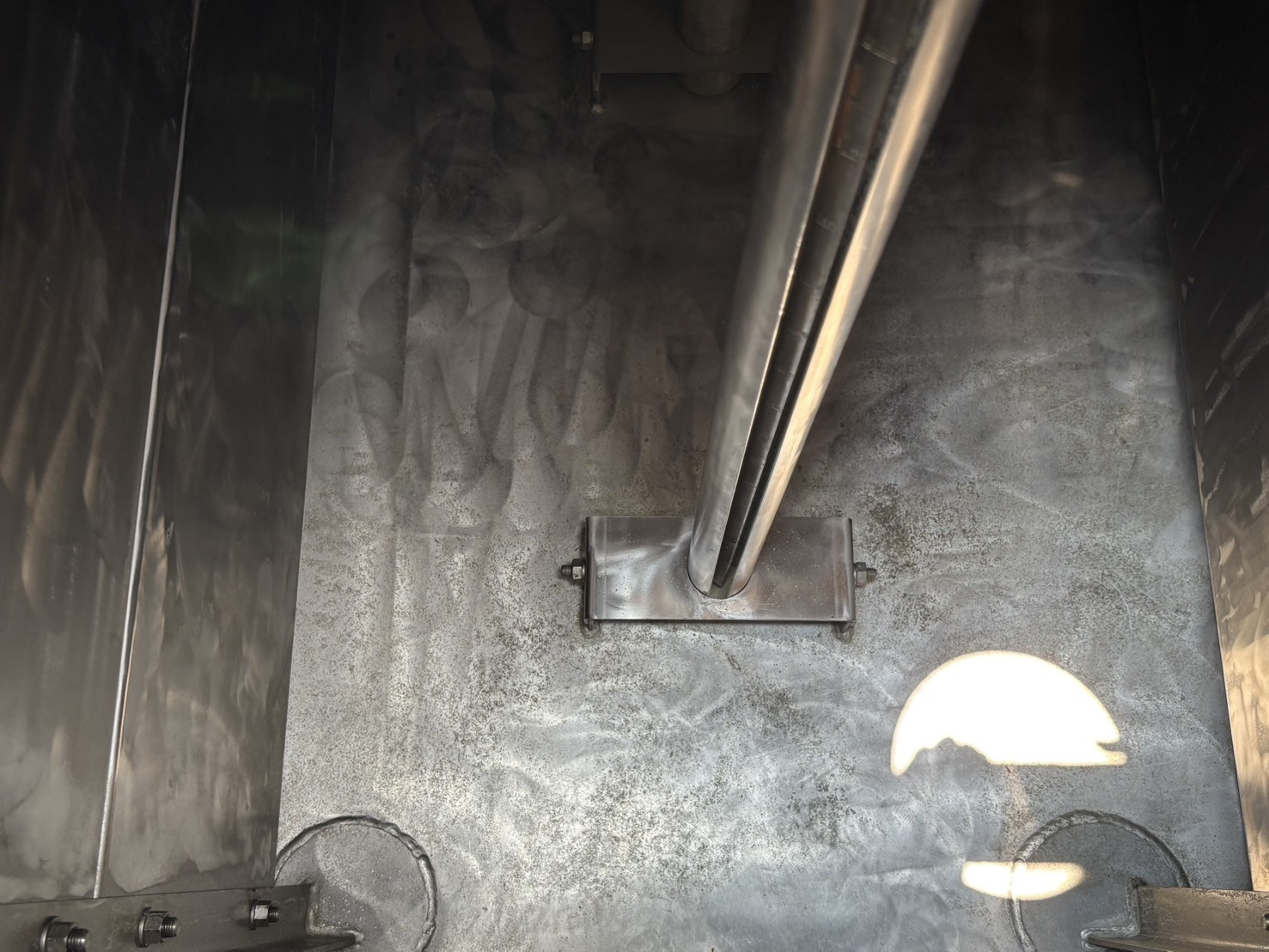 いすゞ エルフ 2RG-NMR88N(2WD)の写真12