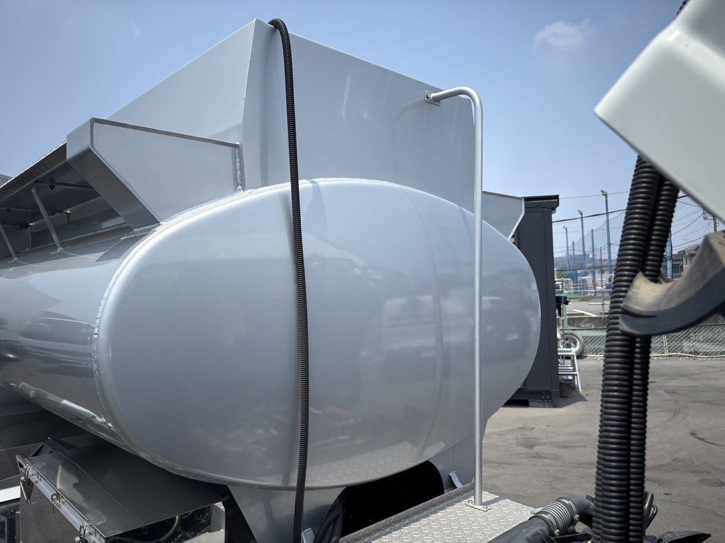 いすゞ エルフ 2RG-NMR88N(2WD)の写真14