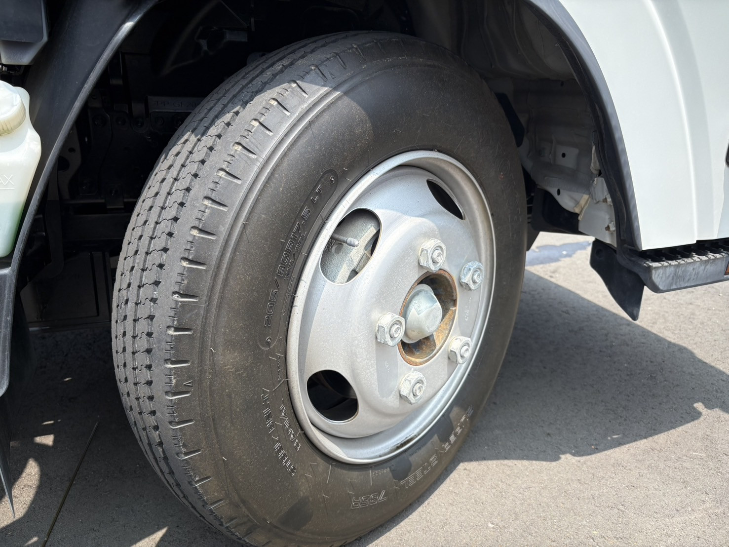 いすゞ エルフ 2RG-NMR88N(2WD)の写真34