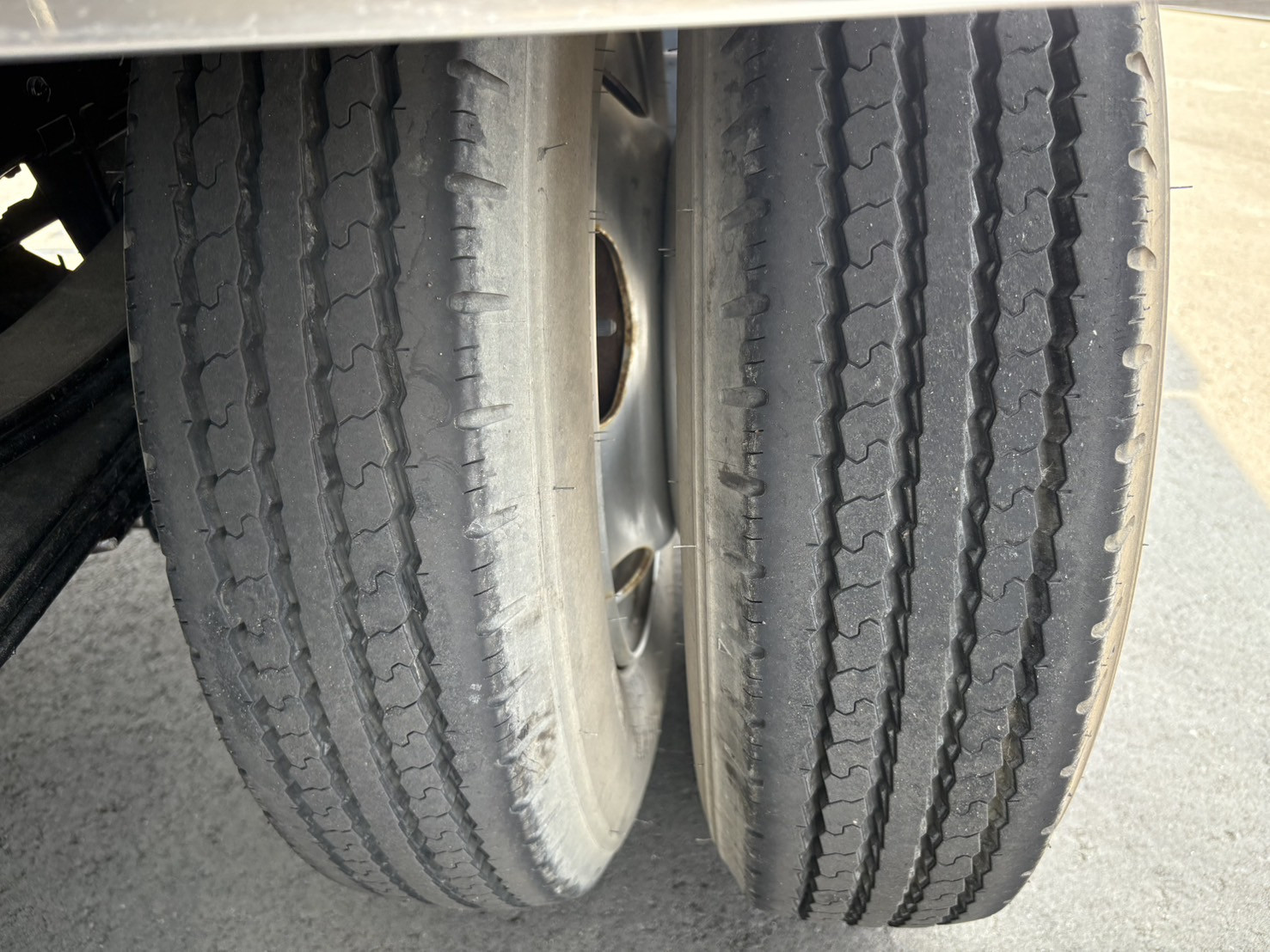 いすゞ エルフ 2RG-NMR88N(2WD)の写真36