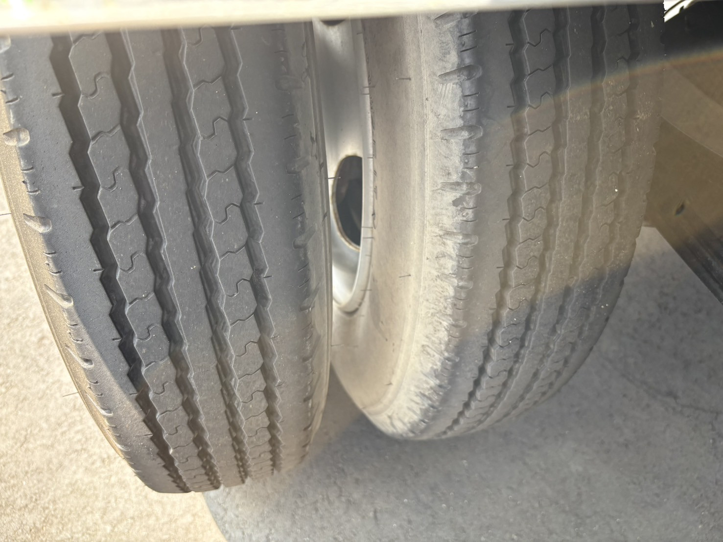 いすゞ エルフ 2RG-NMR88N(2WD)の写真37