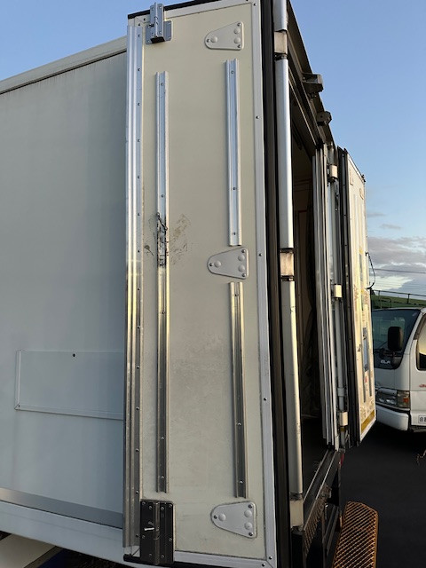 いすゞ エルフ TPR-NPR85AN(2WD)の写真8