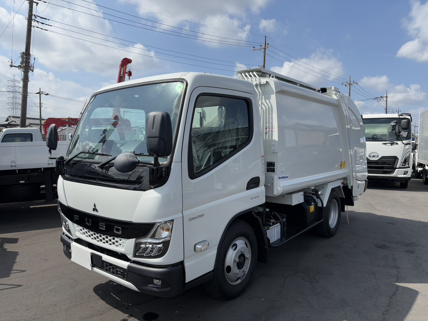 三菱 キャンター 2RG-FEAV0(2WD)の写真1