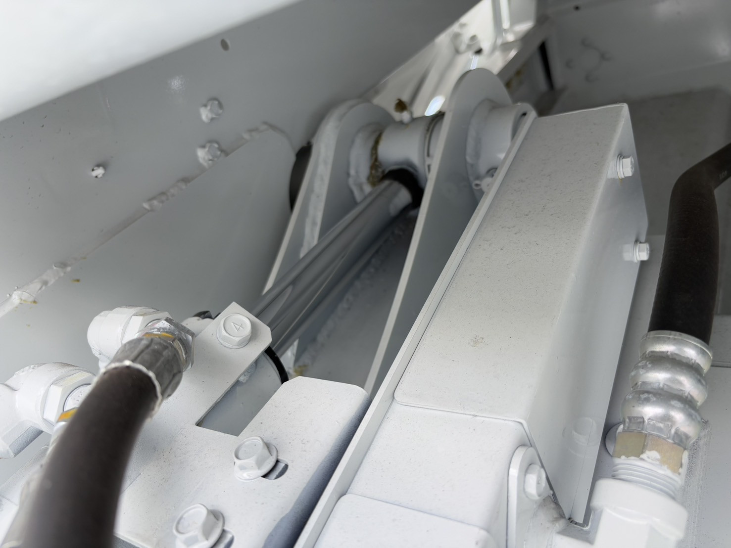 三菱 キャンター 2RG-FEAV0(2WD)の写真12