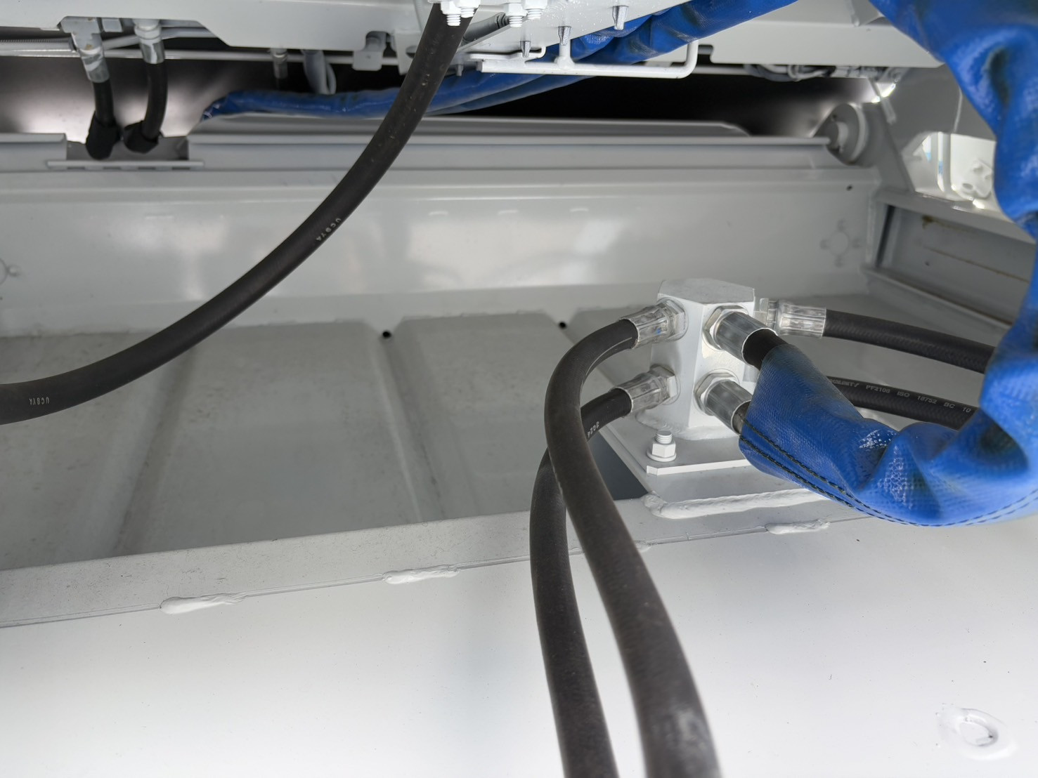 三菱 キャンター 2RG-FEAV0(2WD)の写真14