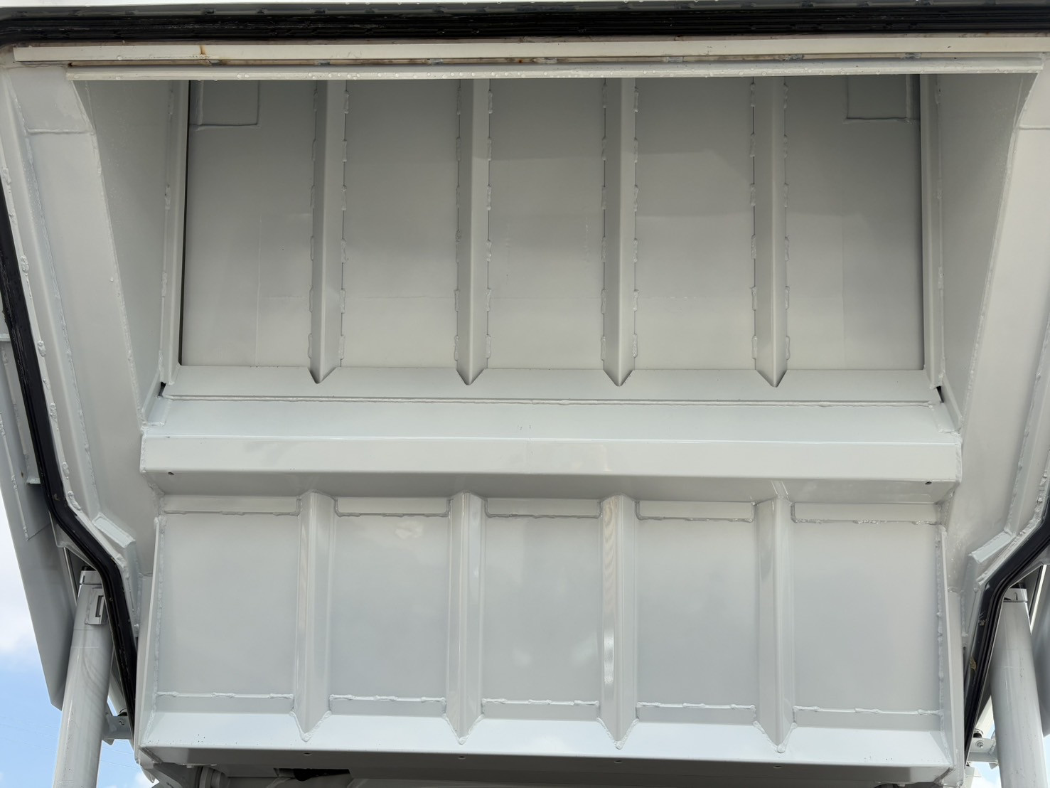 三菱 キャンター 2RG-FEAV0(2WD)の写真20