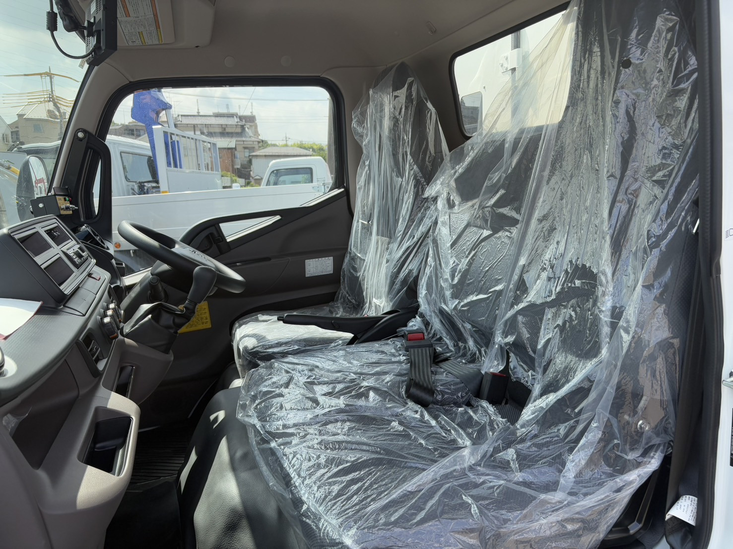 三菱 キャンター 2RG-FEAV0(2WD)の写真41