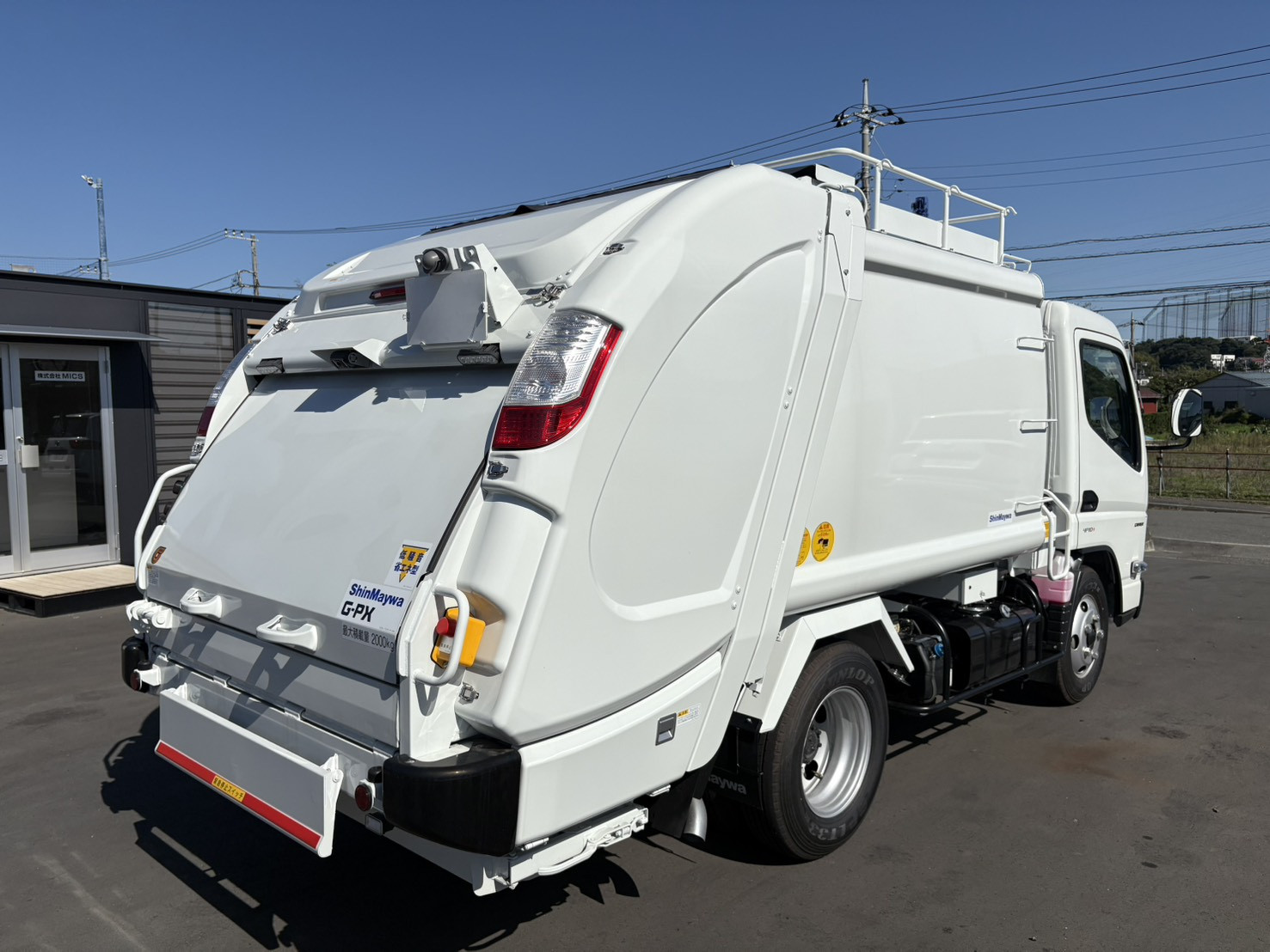 三菱 キャンター 2RG-FEAV0(2WD)の写真3